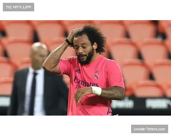 弗赖堡反击得手,客场一球领先门兴格拉德巴赫 弗赖堡反击得手,客场一球领先门兴格拉德巴赫